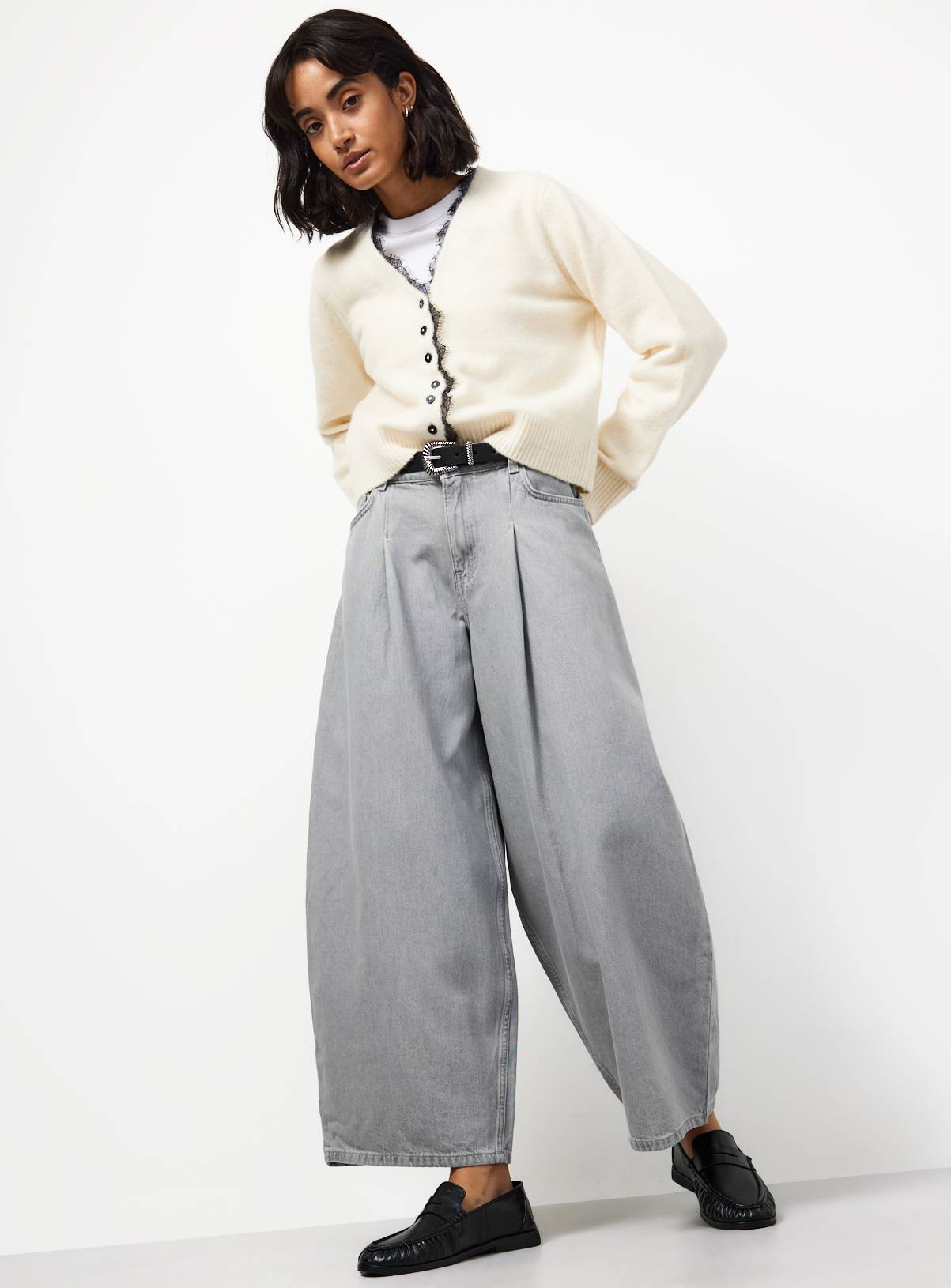 Light Grey Balloon Pleated Denim Jeans 8 - Image 2